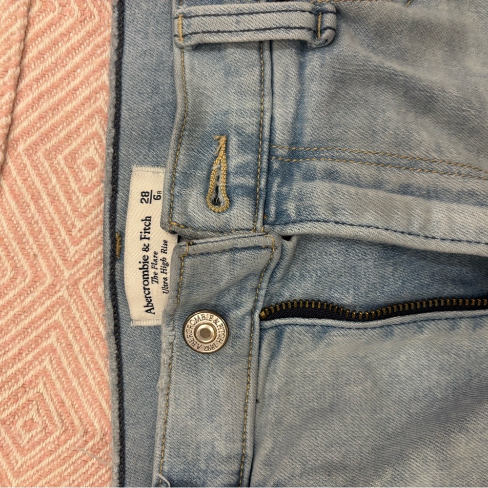Abercrombie & Fitch High Rise Flare Jeans